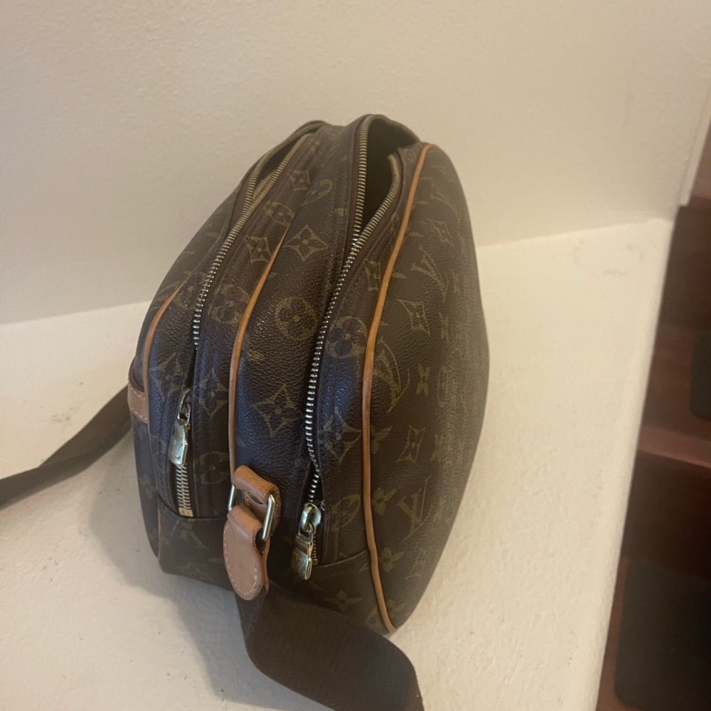 Authentic Louis Vuitton Reporter Bag